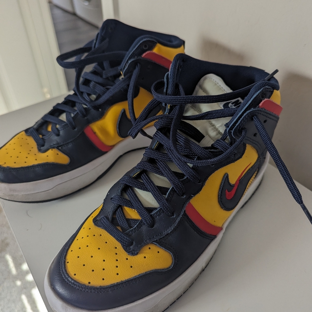 Nike Dunk high up Michigan size size 10 womens